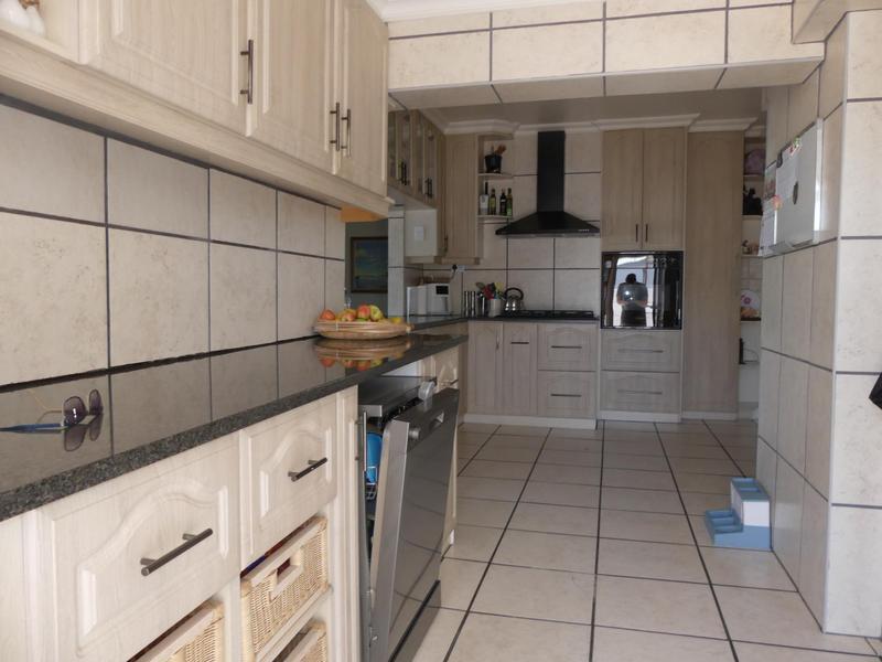 4 Bedroom Property for Sale in Sandy Point Western Cape